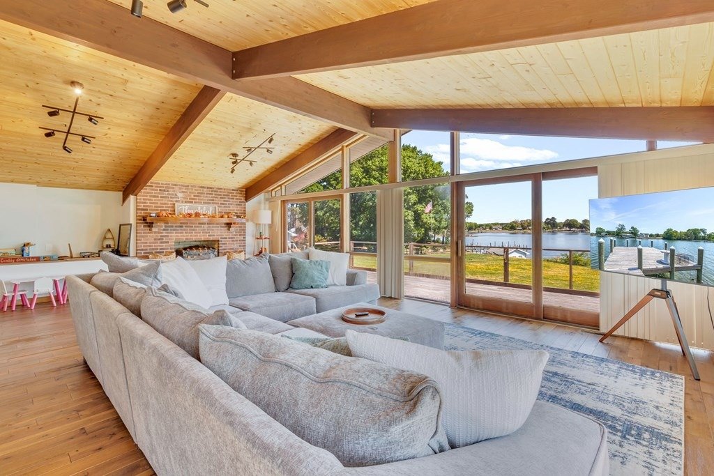 Living Room with Vaulted Ceilings